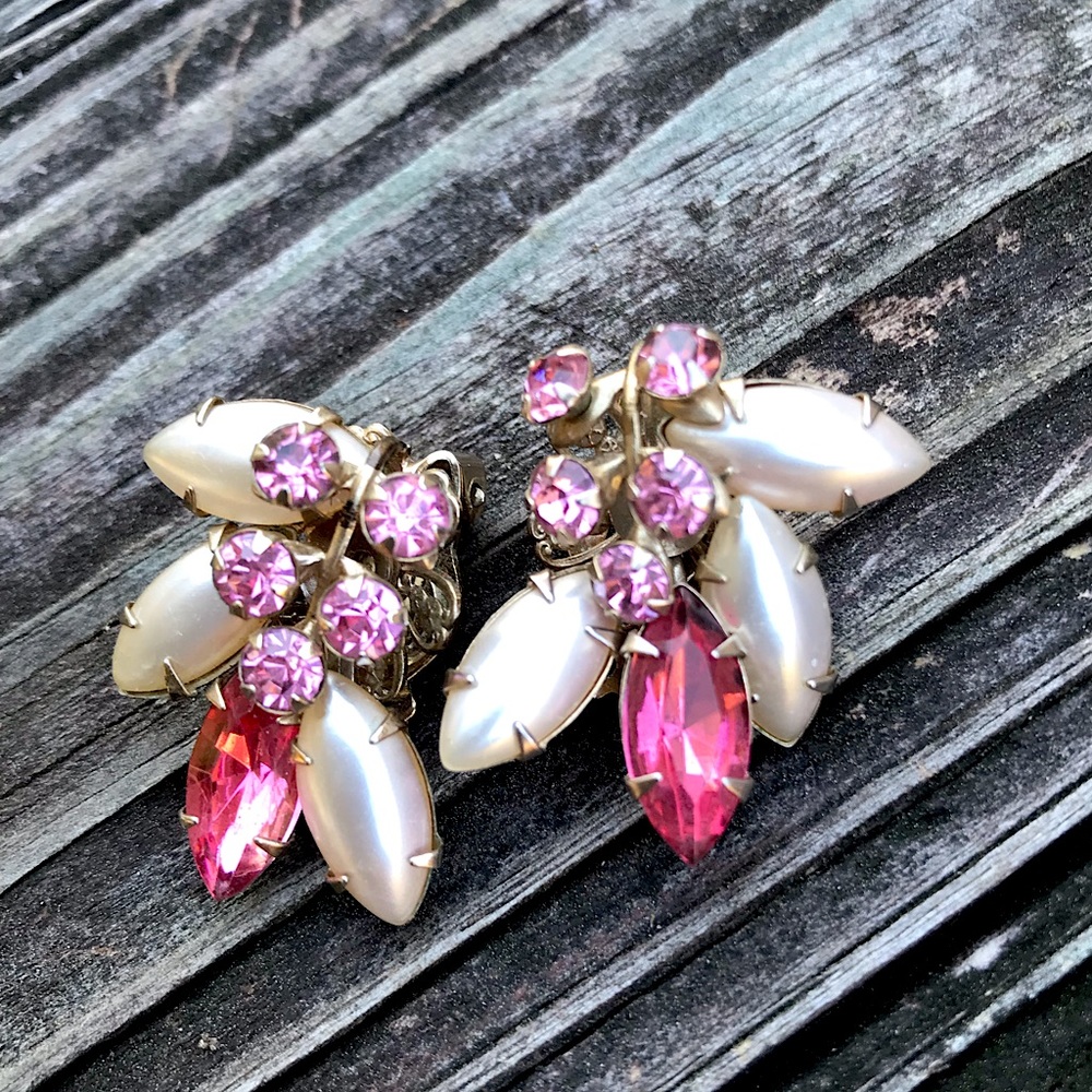 Vintage Sparkling Pink Rhinestone Clip Earrings